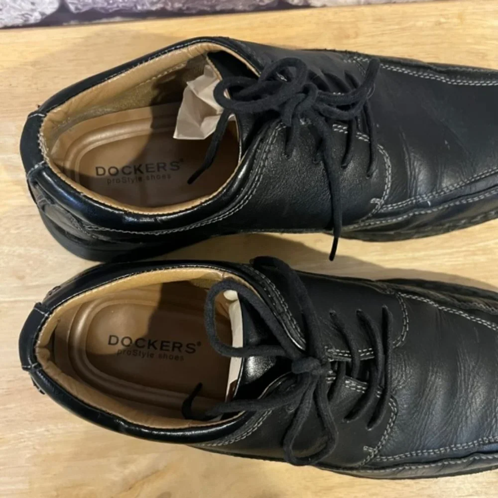Dockers Men's Lace Up Black Leather Shoes Size 9